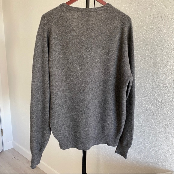Gray Scottish Cashmere sweater - Picture 2 of 8